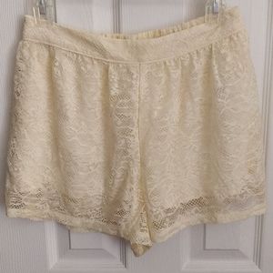 🩳 Hollister Lace Shorts